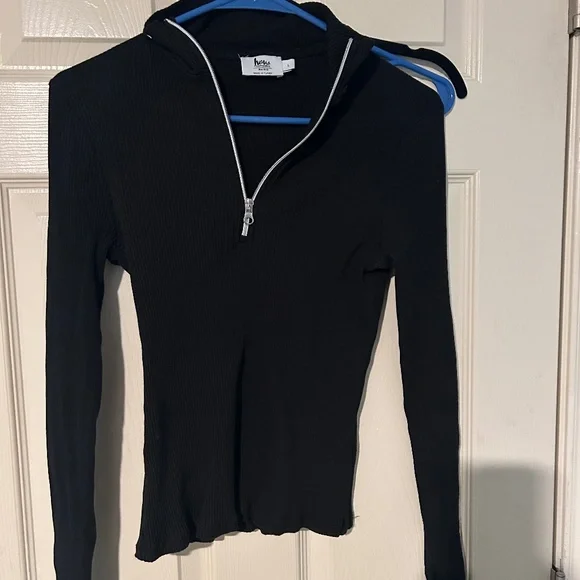 Quarter zip top - Picture 1 of 3